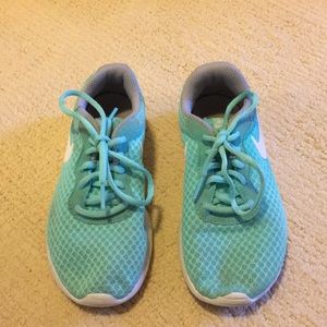 Nike Tanjun shoes. DONATING SOON!